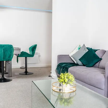 Modern City Centre Apartment With Smart Technology Manchester Exterior photo