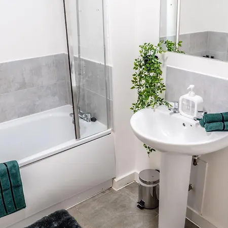 Modern City Centre Apartment With Smart Technology Manchester Exterior photo