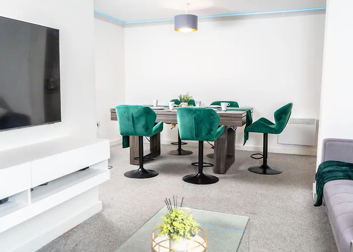 Modern City Centre Apartment With Smart Technology